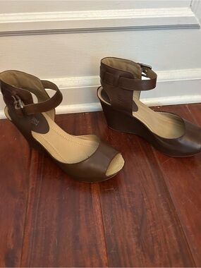 Kenneth Cole Brown Leather Peep-Toe Ankle-Strap Wedges